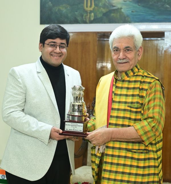 LG bids farewell to Addl Secy, Physician