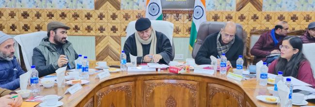 Javid Dar, Advisor to CM review snow clearance, restoration of essential services at Kupwara