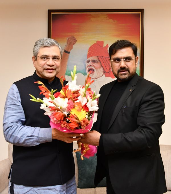 Satish Sharma calls on Union Minister Ashwini Vaishnav