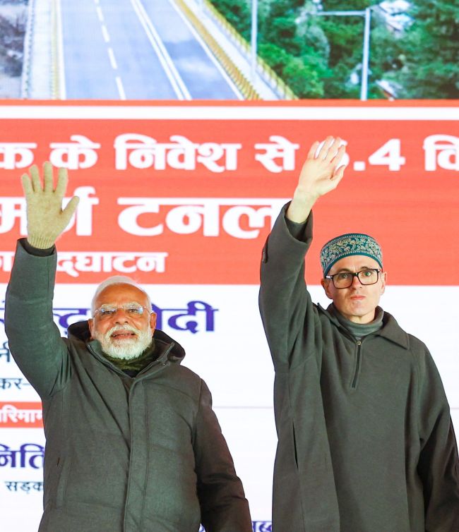 PM Modi, CM Omar exchange warm gestures