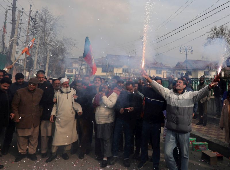 J&K BJP celebrates party’s performance in Delhi polls