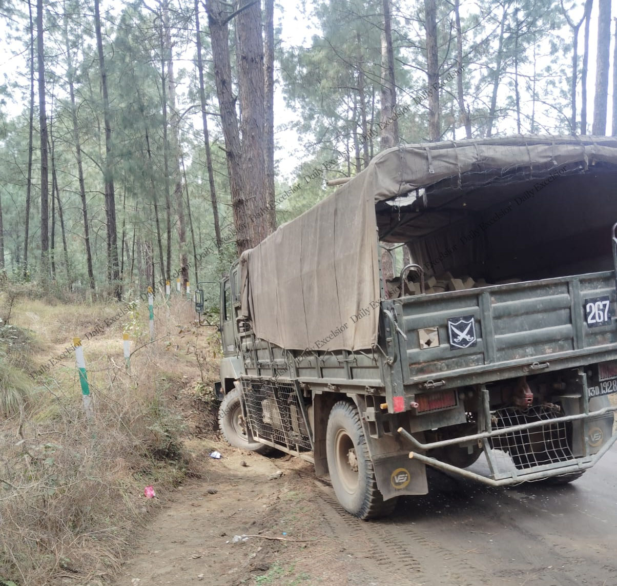 Army vehicle fired upon in Rajouri; search operation underway
