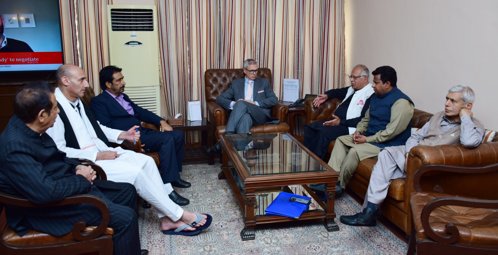 CM Abdullah, Congress leaders discuss key issues, ‘collective vision’
