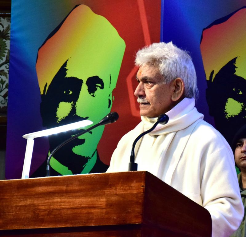 LG urges J&K universities to set up AI labs for cutting-edge research and innovation