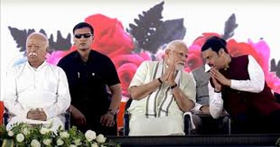 Modi visits RSS headquarters, calls Sangh banyan tree of Indian culture