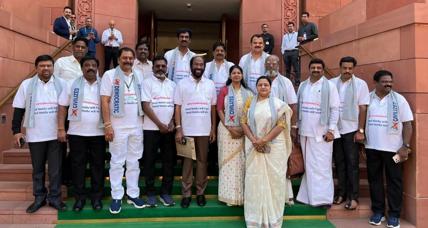 Speaker applies Rule 349 to disallow oppn members from wearing T-shirts with slogans