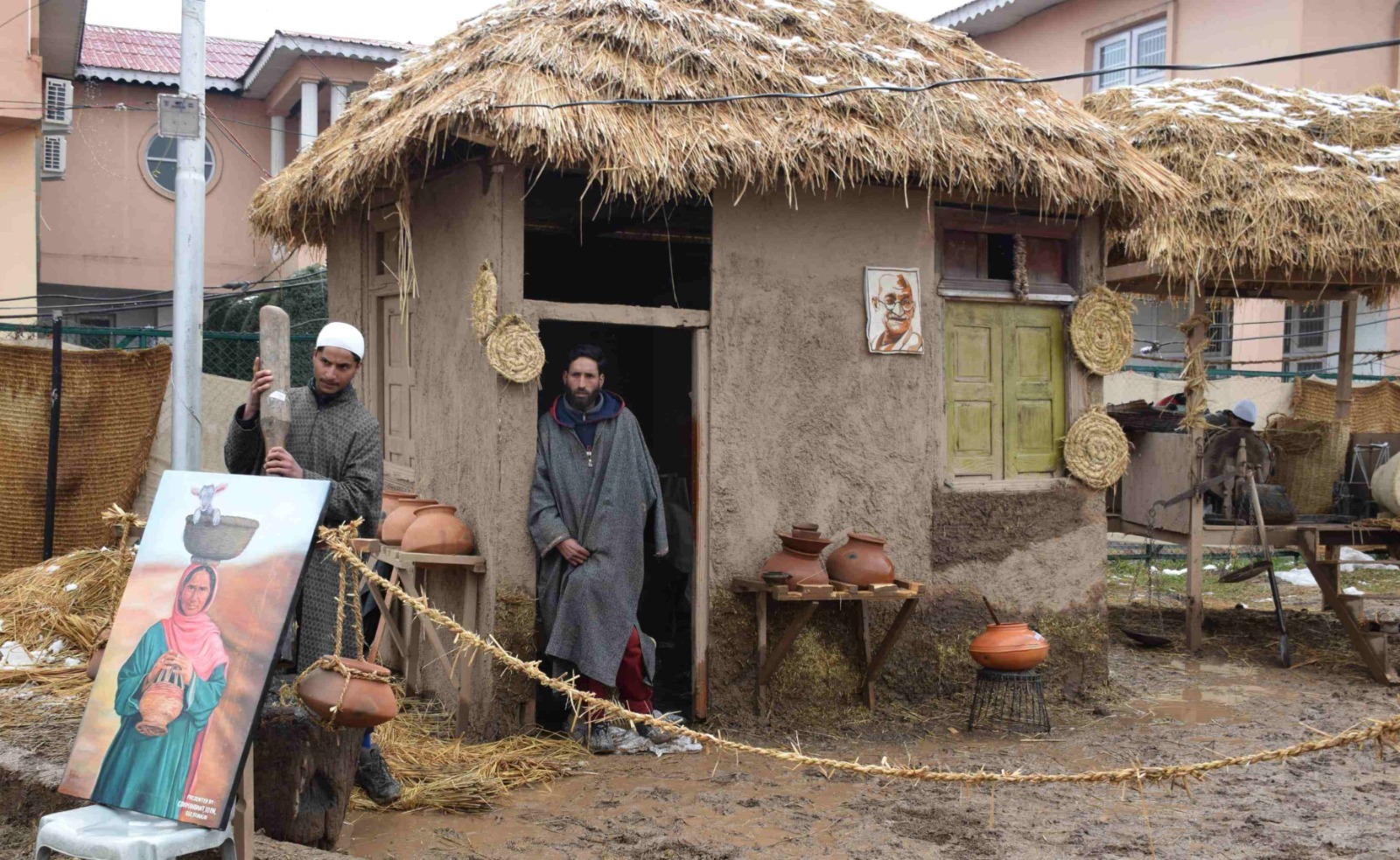 Welfare of artisan community and folk-artists govt’s prime objective: LG Sinha