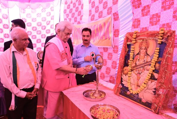 Centre committed to return of Kashmiri Pandits to valley: LG