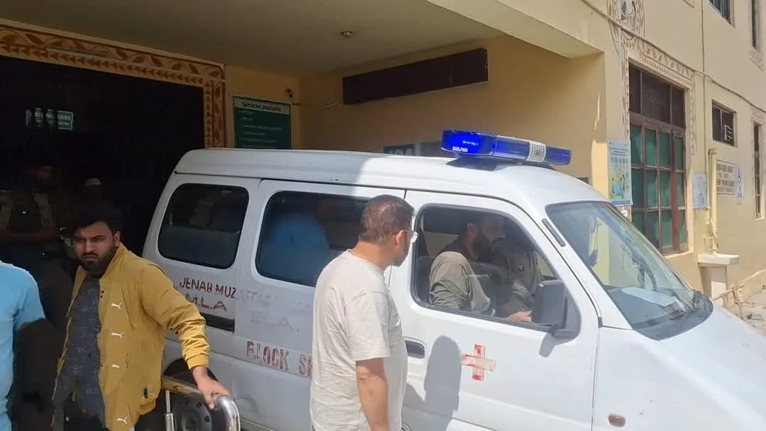 Tractor driver from Sheeri dies, another farmer critically injured in Heewan