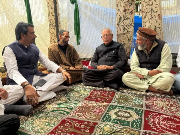 Congress Party delegation visits family of martyred Syed Adil Hussain Shah