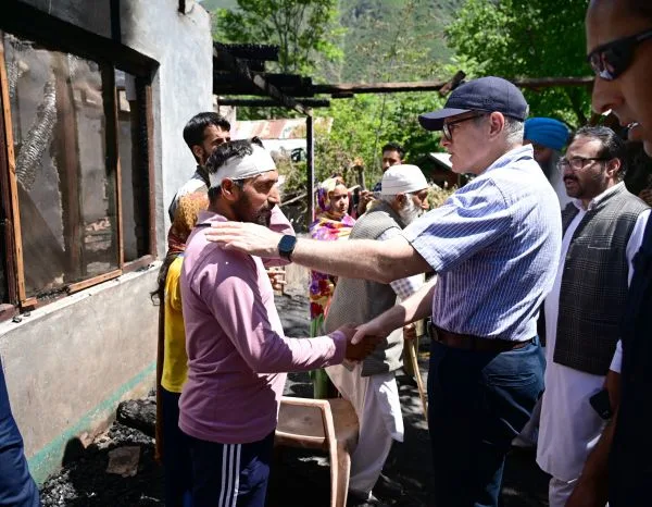 CM visits shelling affected areas in Uri, promises help to rebuild houses