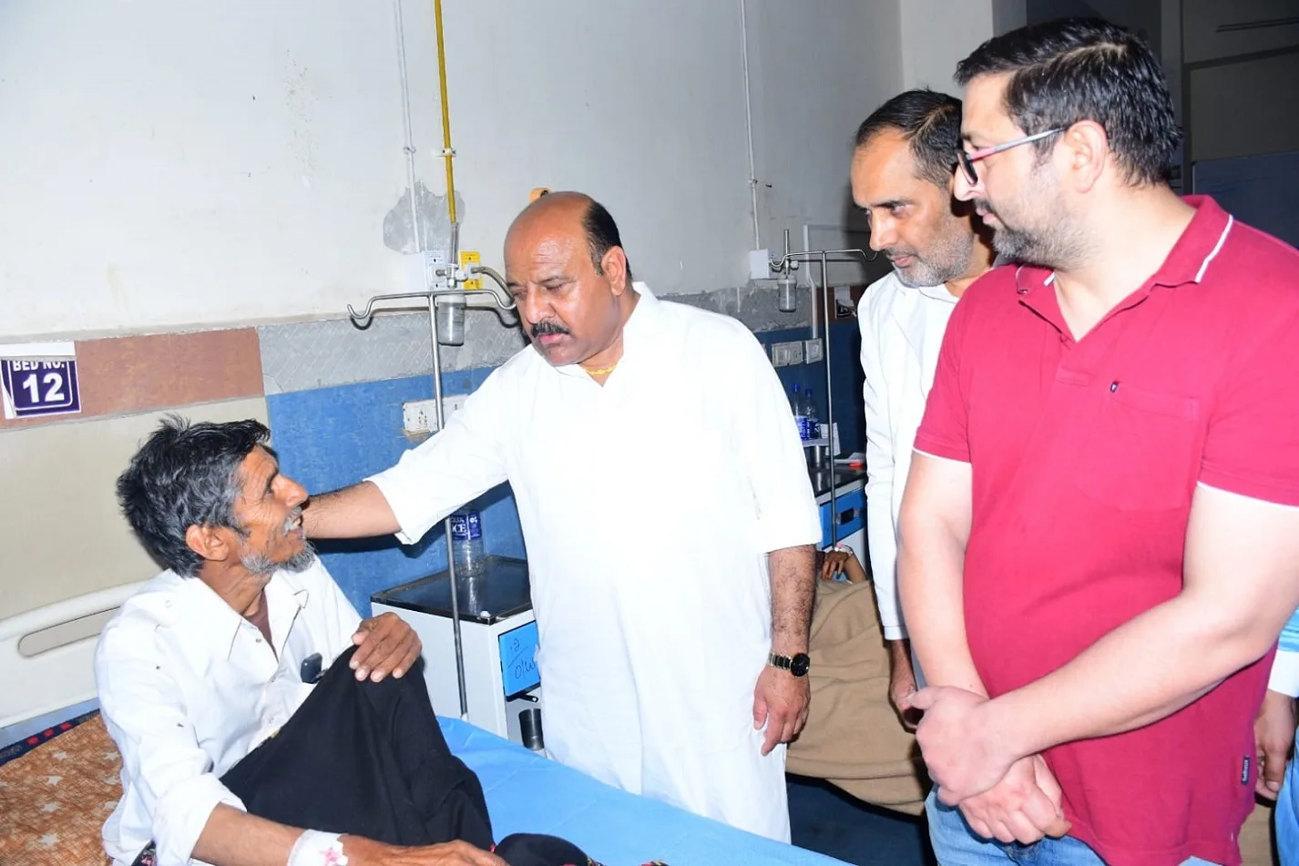 Dy CM reviews border situation, holds meeting with locals, officials at Rajouri