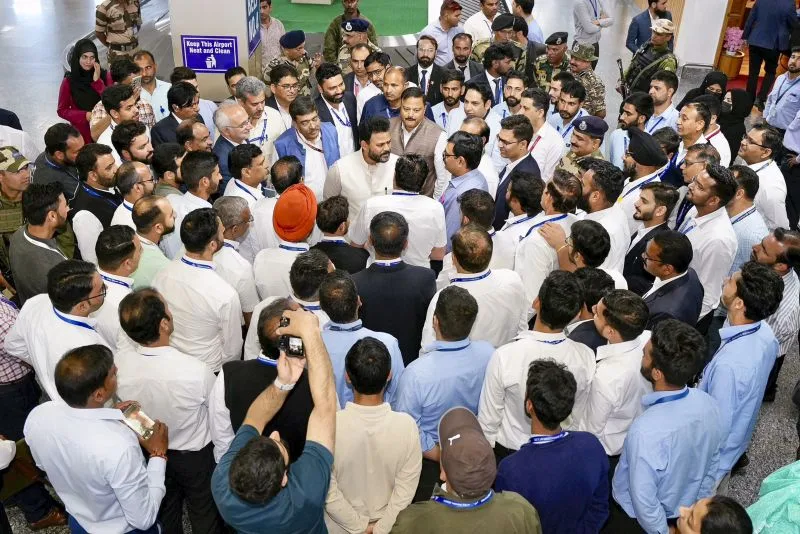 Govt will make every effort to bring back tourists to Kashmir: Union Civil Aviation Minister