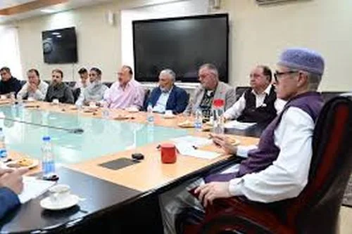 CM assures tourism sector to raise issue of financial support with Centre
