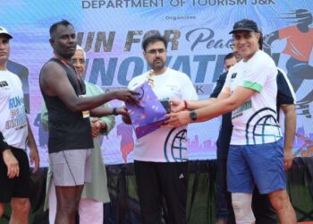 Satish Sharma flags off “Run for Peace and Innovation” at University of Jammu