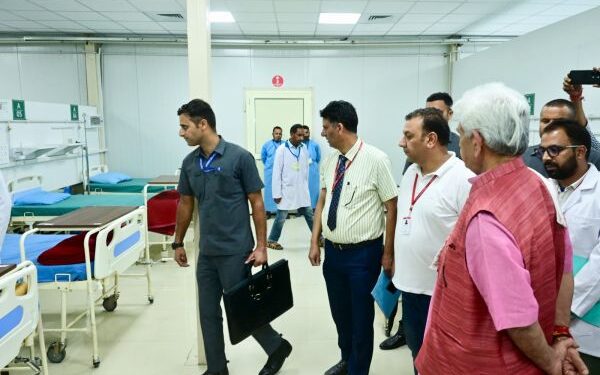 LG reviews Amarnath Yatra preparations at Nunwan, Chandanwari base camps