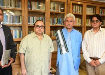 Bollywood filmmaker, others call on LG