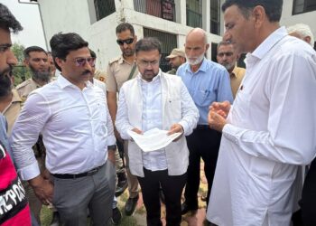 Satish Sharma tours Lal Chowk Constituency