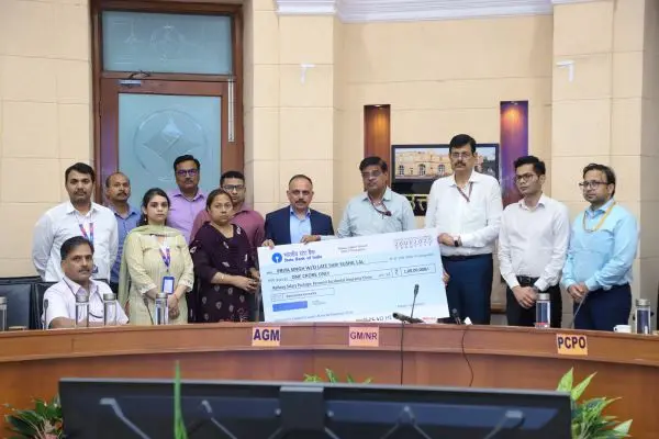‘Special Railway Salary Package’: 1 crore insurance amount paid to family of deceased railway employee