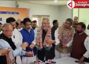 Set back to Azad as two leaders rejoin Congress