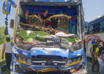 10 Amarnath pilgrims injured after 3 buses collide in Kulgam