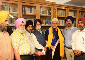 Delegation of Gurdwara Prabandhak Committee Bla calls on LG