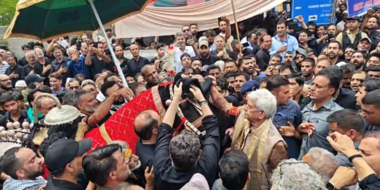 Youm-e-Ashura: LG Sinha joins thousands of Shia mourners in Srinagar