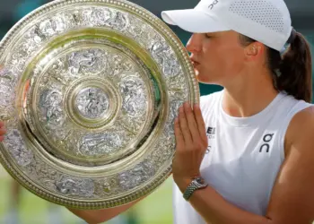 Iga Swiatek wins Wimbledon after a difficult year that included a doping case and a title drought