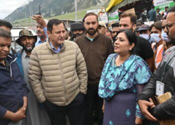 Javid Dar inaugurates ‘Waste to Wealth’ Exhibition at Baltal