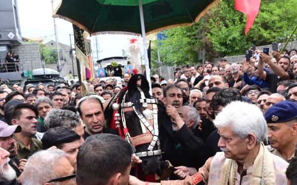 LG joins Zuljinah procession in Downtown Srinagar, pays tributes to Imam Hussain (AS) and his companions   