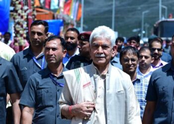 LG reviews arrangements for ongoing Amarnath Yatra at Baltal Base Camp