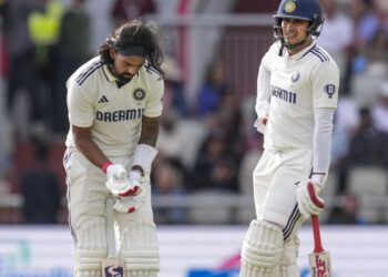 Gill, Rahul keep India in the game after Stokes century