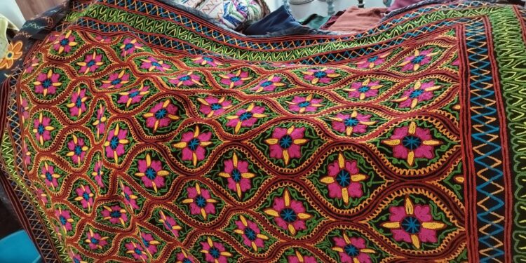 Rs 1.07 Cr revenue generated, deposited in govt treasuries from sale of trainee products by Handicrafts & Handloom Dept