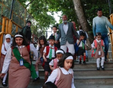 Schools reopen in Kashmir after summer break