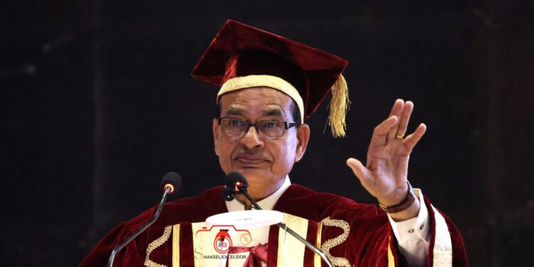 Union Agri minister urges ‘everyone to come and see Kashmir’