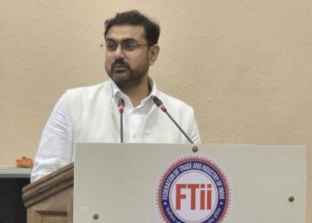 Satish Sharma advocates digital empowerment, youth-led entrepreneurship at FTII Traders Conclave 2025