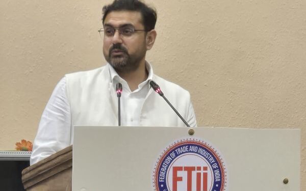 Satish Sharma advocates digital empowerment, youth-led entrepreneurship at FTII Traders Conclave 2025