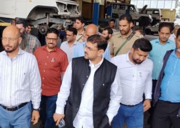 Satish Sharma reviews functioning of State Motor Garages