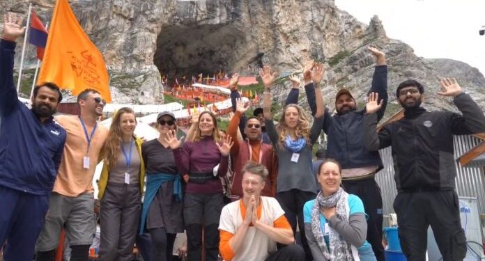 Very special: Foreign devotees on experience of Amarnath Yatra