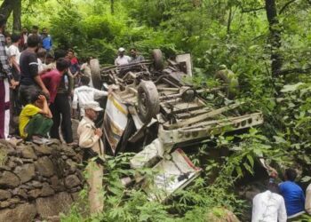 Seven dead, 17 injured in road accident in Doda