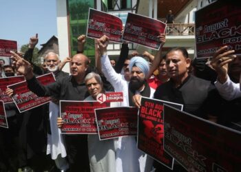 Police thwart NC, Cong protests against abrogation of Article 370 in Srinagar