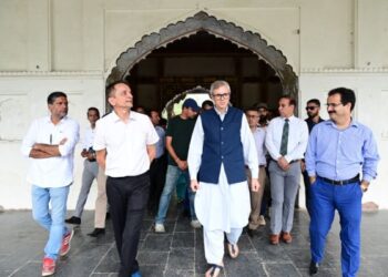 CM visits Shalimar Garden to take stock of restoration works