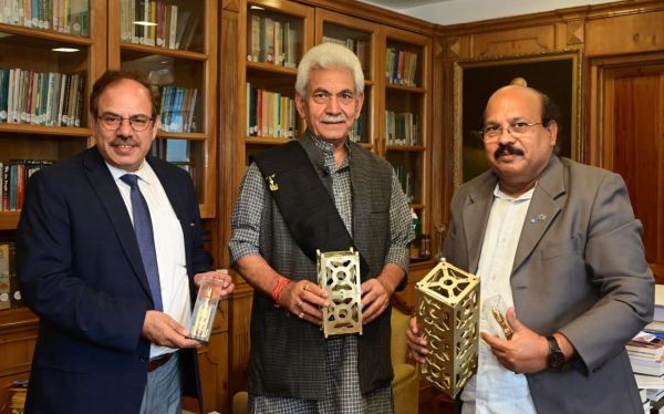 Project Director, 75 Students’ Satellites Mission calls on LG