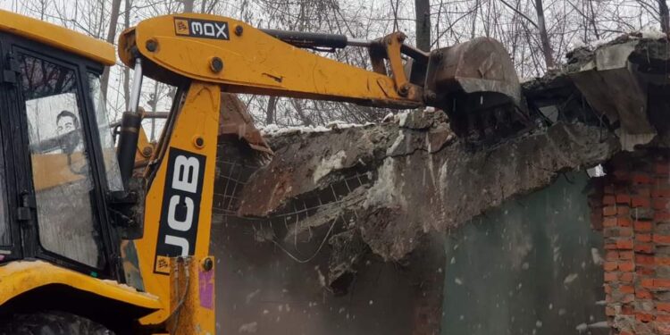 20 structures razed to retrieve 110 kanal of land during JDA’s anti-encroachment drive in Jammu