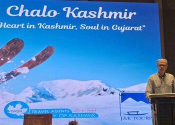 CM inaugurates Roadshow at Ahmedabad to promote J&K tourism