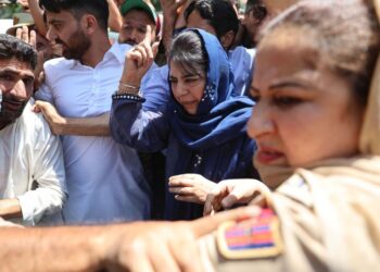 Mufti asks CM to take all-party delegation to visit jails housing Kashmiri prisoners