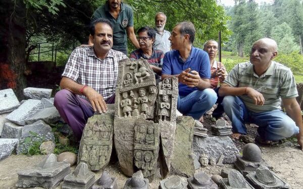 Ancient Hindu idols recovered during excavation in Anantnag district