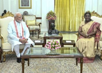 PM Modi, Amit Shah meet President Murmu separately