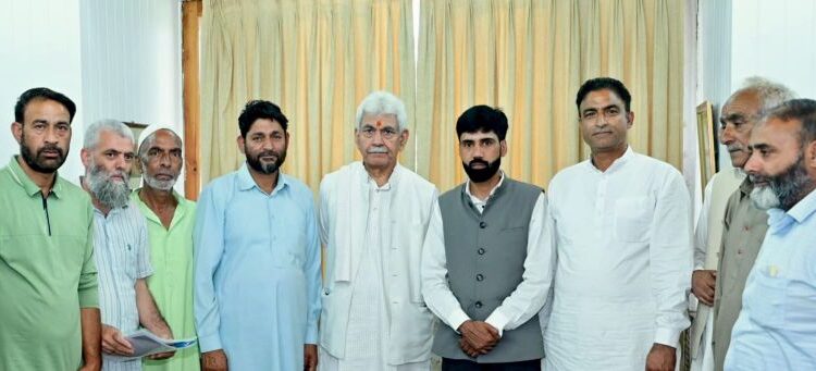 Delegations, community leaders call on LG