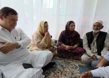 Sakeena Itoo, Javid Dar visit GMC Handwara
